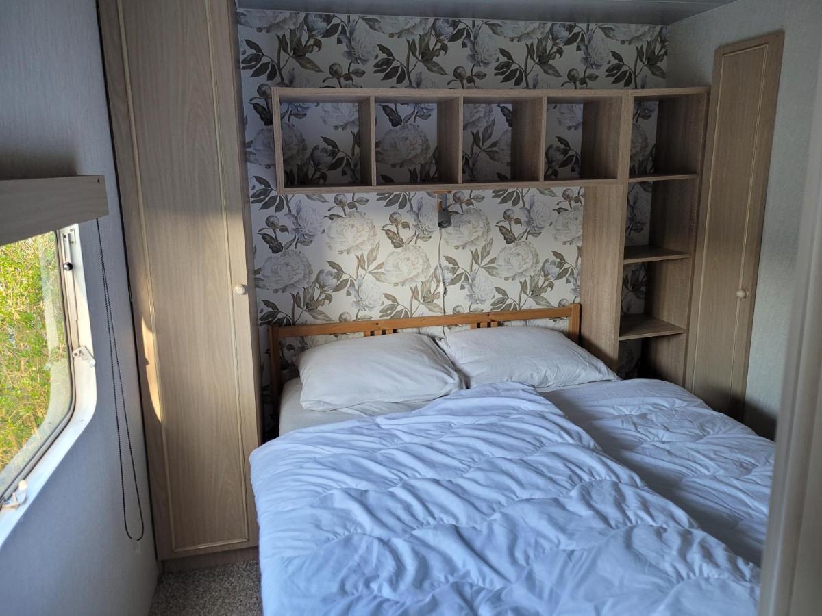 Camping De Blauwe Reiger Pieterzijl ภายนอก รูปภาพ